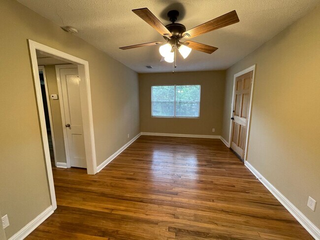 Foto del edificio - 2 Bedroom Condo Near FSU