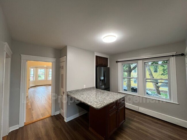 Building Photo - 36 Hillside Ave