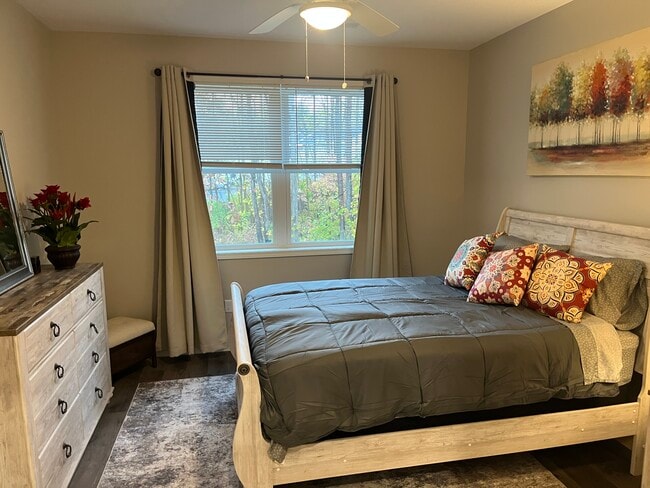 Building Photo - 2087 Community Ln