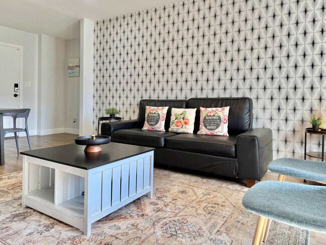 Building Photo - 215 Piedmont Ave NE