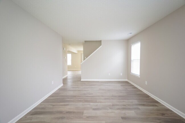 Foto del edificio - 9217 Dry Creek Dr
