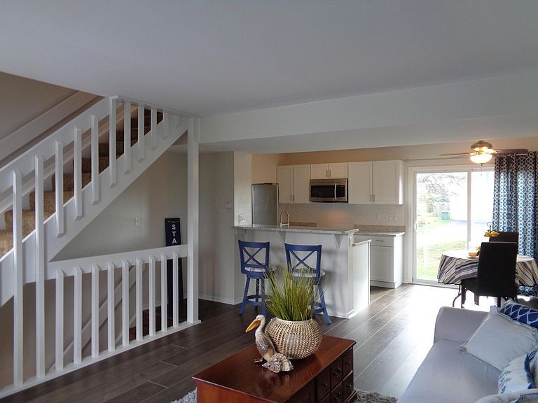 Foto del edificio - 5005 Stoneybrook Blvd