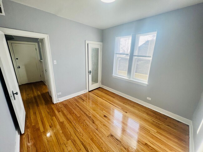 Foto del edificio - 3230 Home Ave