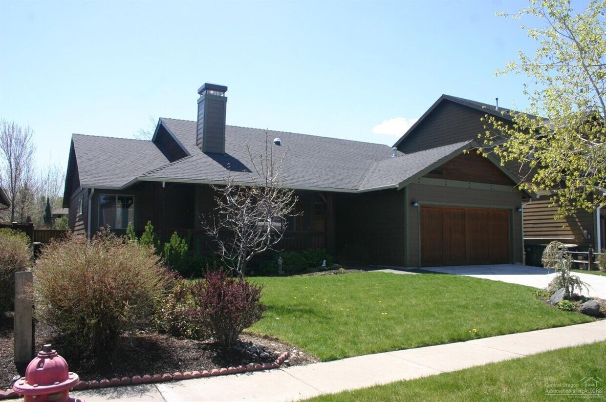 MOVE IN SPECIAL 800 OFF FIRST MONTHS RENT... House Rental in Bend