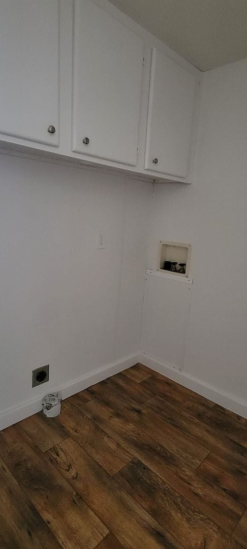 Building Photo - Ready to Move in