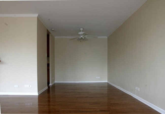Foto del edificio - 111 E Chestnut St