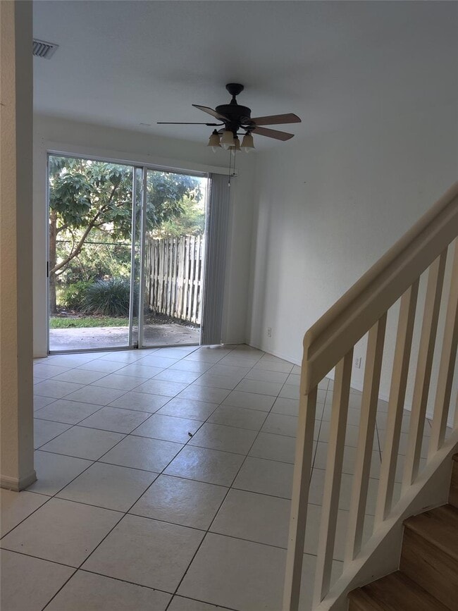 Foto del edificio - 4047 NW 92nd Ave