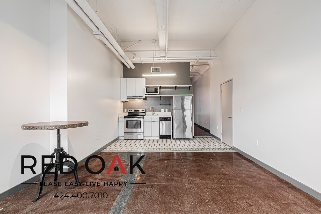Primary Photo - 430 S Broadway