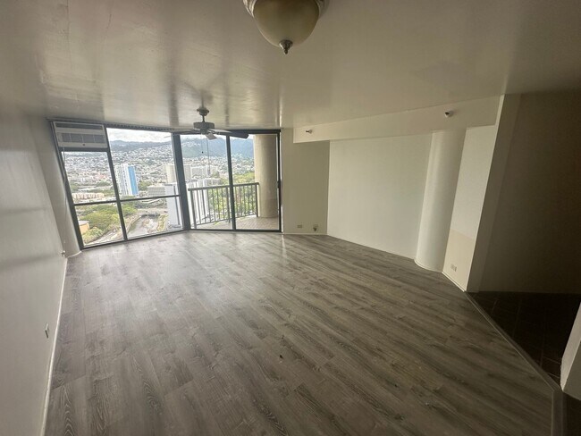 Foto del edificio - **PET FREINDLY** 2 BD / 1 BA Unit in Honolulu!