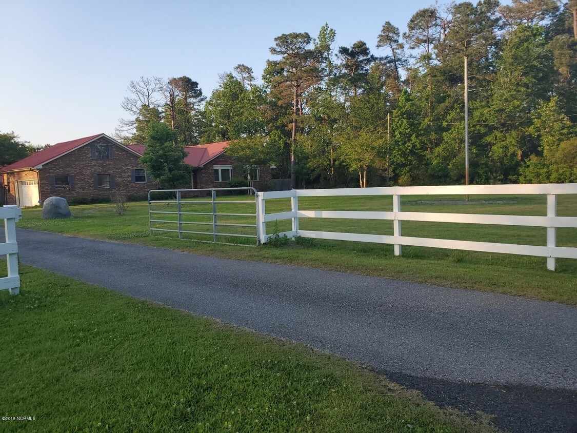 Foto principal - 5919 Sidbury Rd