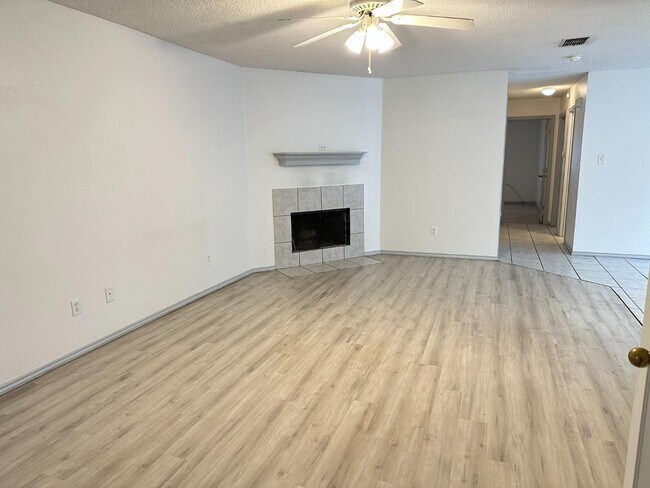 Building Photo - 604 Kline Ave