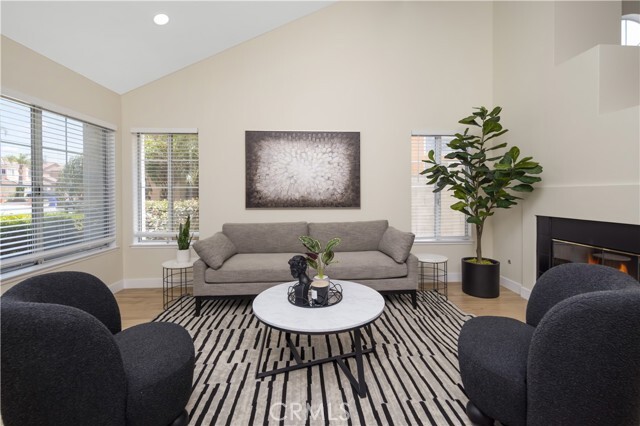 Foto del edificio - 15737 Firethorn Rd