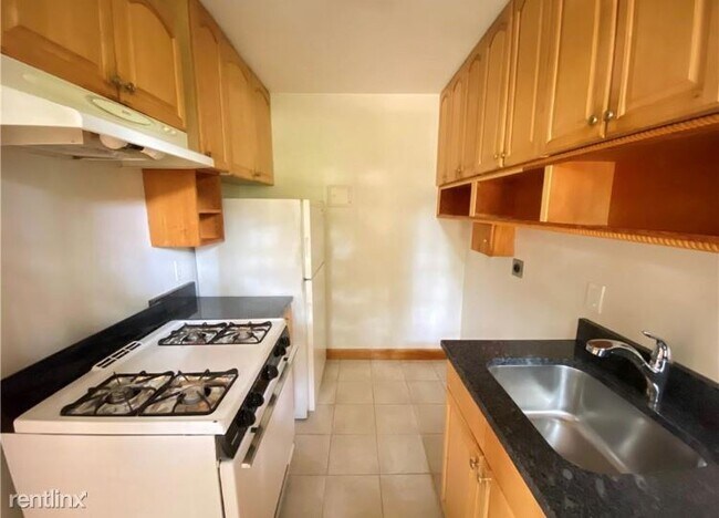 Building Photo - 2 br, 1 bath Townhome - 167 Virginia Ave