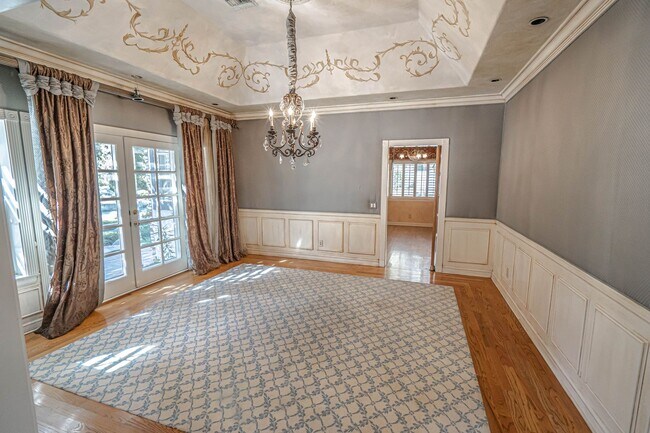 Foto del edificio - COMING SOON! Magnificent 6-Bedroom Gated Estate in Sand Canyon!