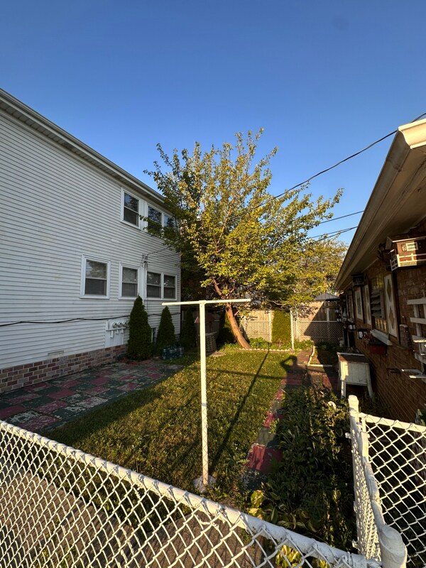 Building Photo - 5837 W Lawrence Ave