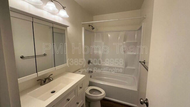 Foto del edificio - 1920 W 4975 S