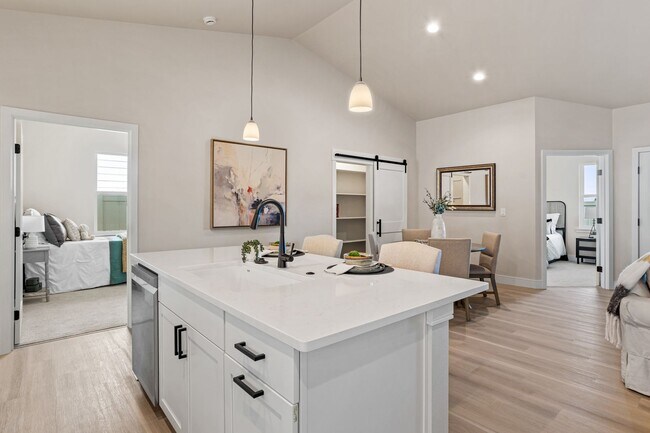 Building Photo - West Valley Luxury Townhome