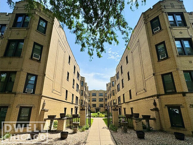 Foto del edificio - 3816 N Greenview Ave