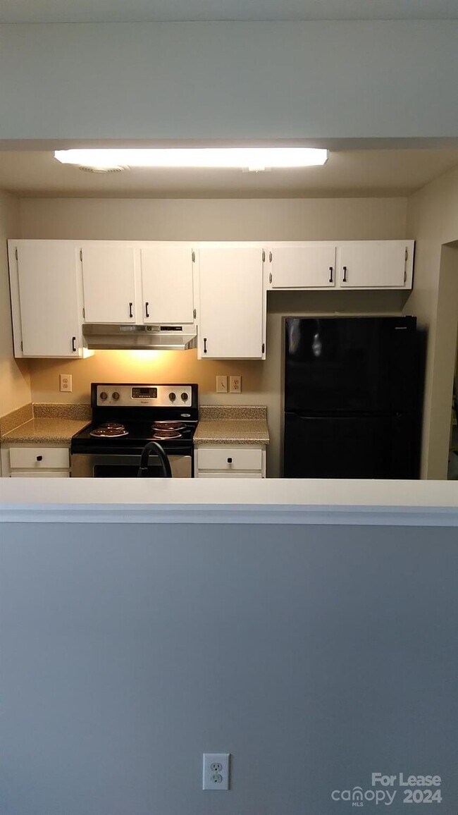 Building Photo - 2518 Pitts Dr