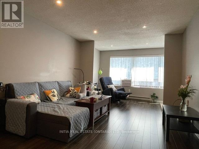 Photo du bâtiment - 650-650 Cheapside St