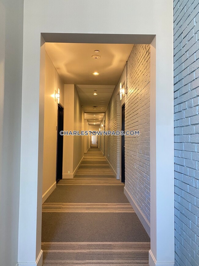 Building Photo - 33 3rd Ave