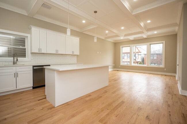 Building Photo - 111 Poplar St