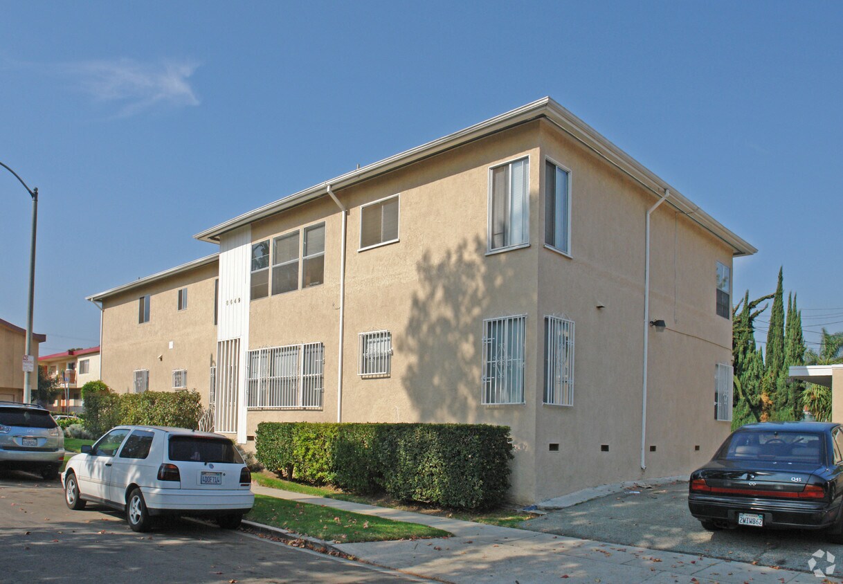 Building Photo - 2824 S Corning St
