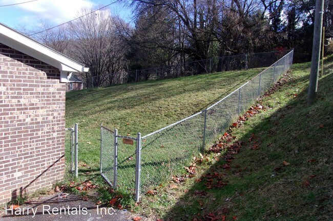 Foto del edificio - 3 br, 2 bath House - 189 Brook Street