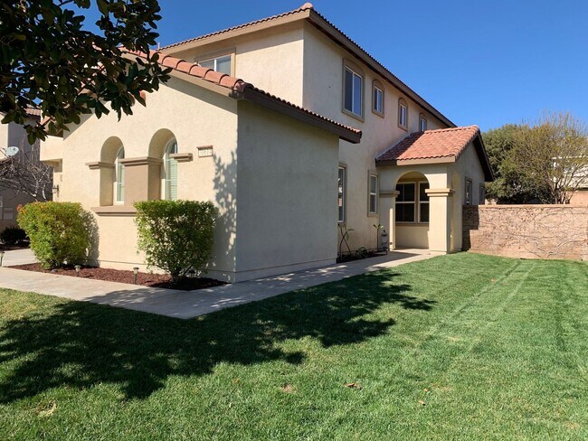 Foto del edificio - Beautiful 5 Bedroom Home for Rent in Spenc...