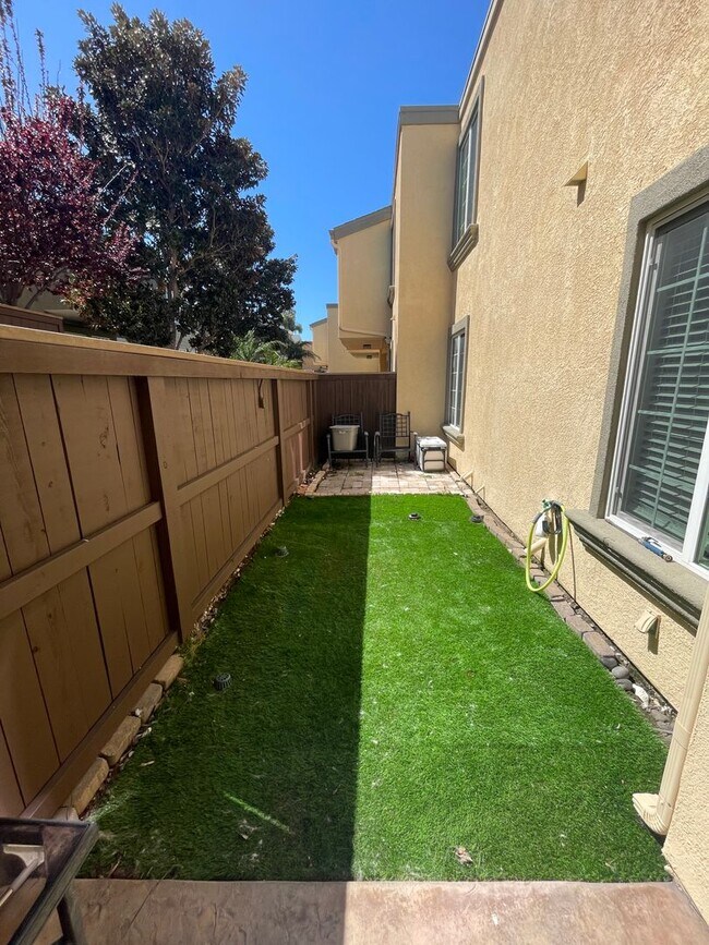 Foto del edificio - 2 Bedroom, 2 Bath Upgraded Condo in Claire...