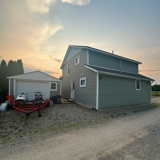 Building Photo - 7738 Oceanside Dr