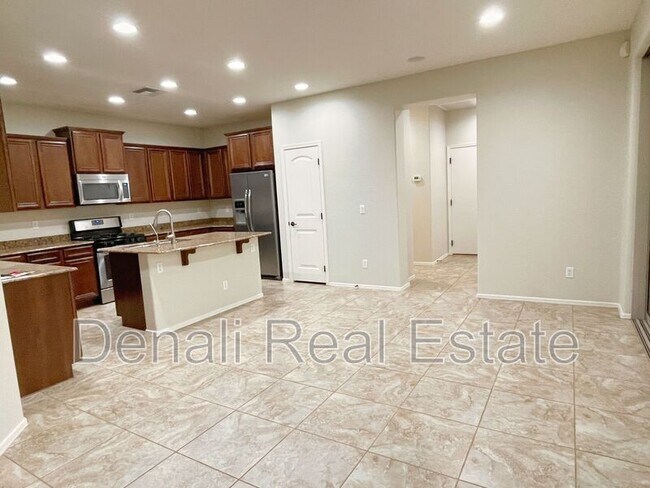 Foto del edificio - 4643 E Maplewood St