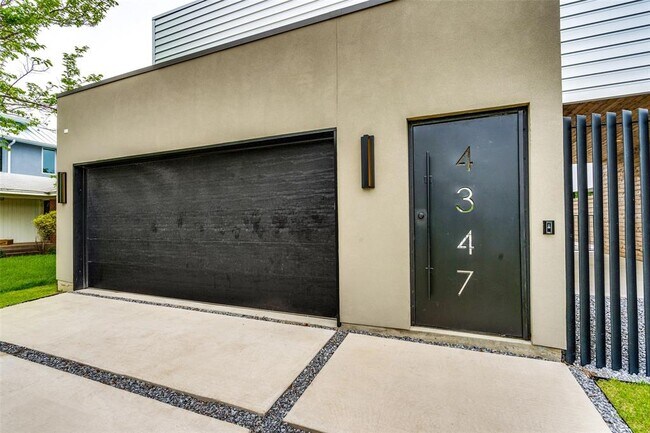 Building Photo - 4347 Bonham St