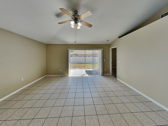 Building Photo - 5404 Chenault Pl
