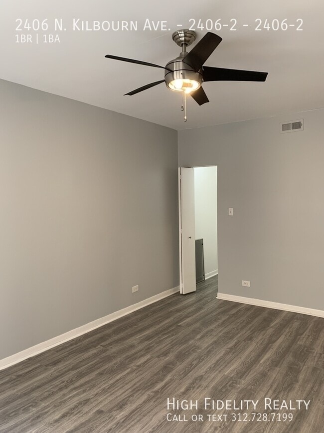 Building Photo - 2406 N Kilbourn Ave