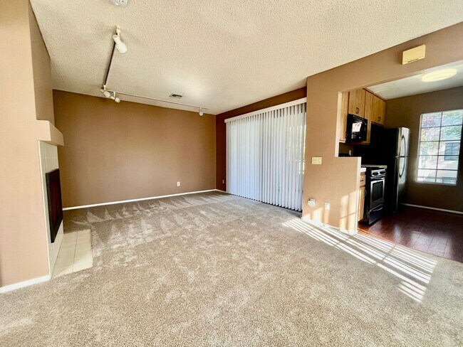 Foto del edificio - Beautiful large 1br/1ba condo in Sun Ridge Vista community