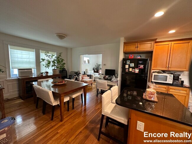 Building Photo - 48 Trapelo St