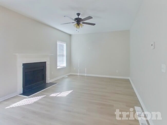 Building Photo - 374 Madison Ave