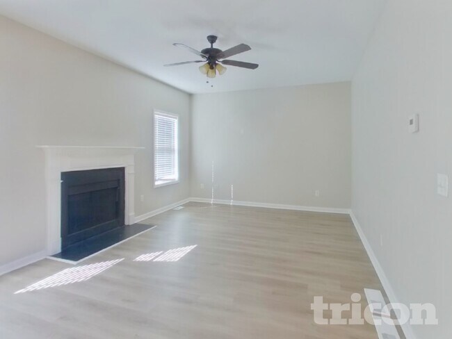 Foto del edificio - 374 Madison Ave