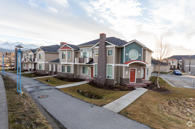 Building Photo - Grass Creek Village