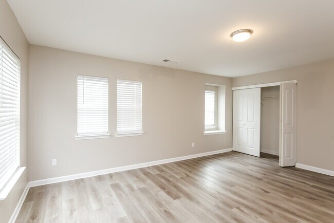 Foto del edificio - 315 Yellow Iris Rd SE