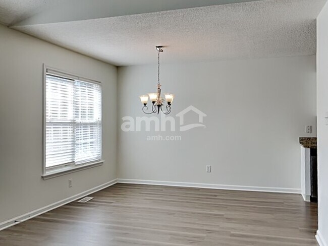 Building Photo - 135 Kentucky Derby Dr
