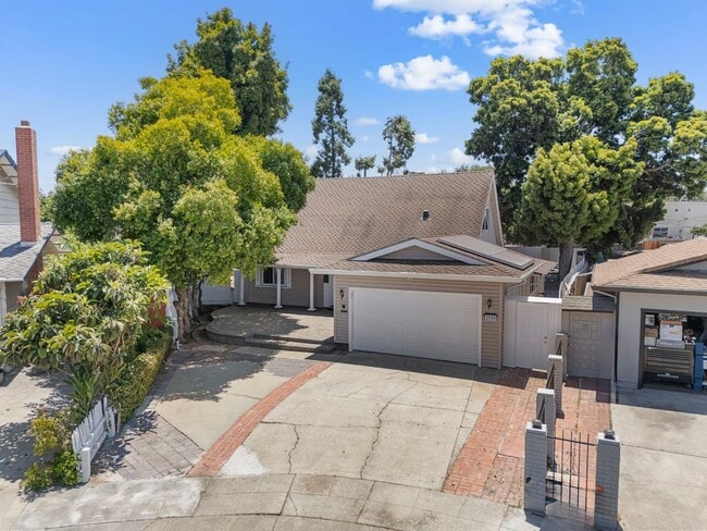 Building Photo - 2590 Poplarwood Way