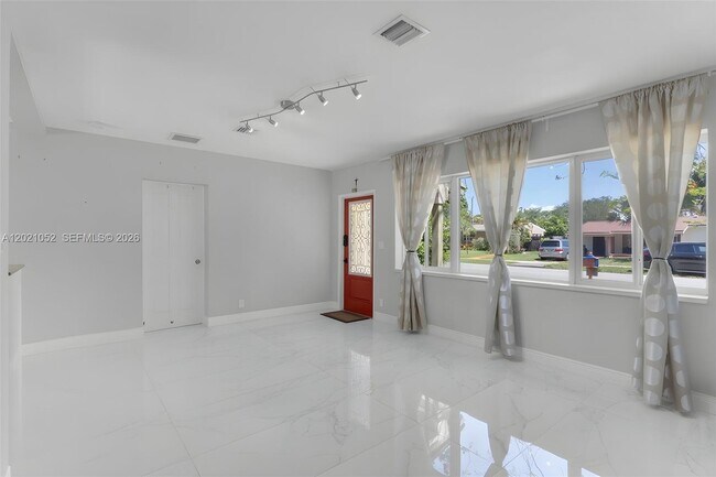 Foto del edificio - 2340 SW 15th St