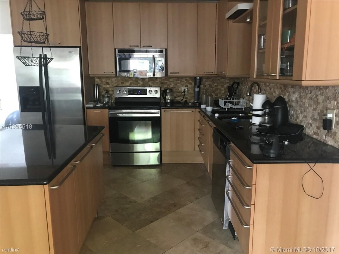 11905 NE 11th Pl, Biscayne Park, FL 33161 Condo for Rent in Biscayne