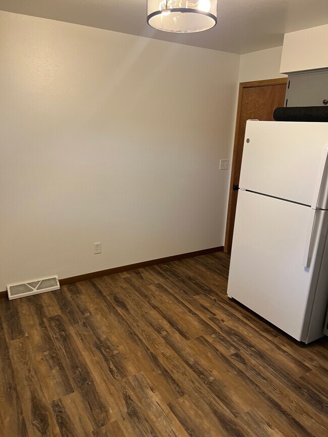 Foto del edificio - 1306 E Sylvan Ave