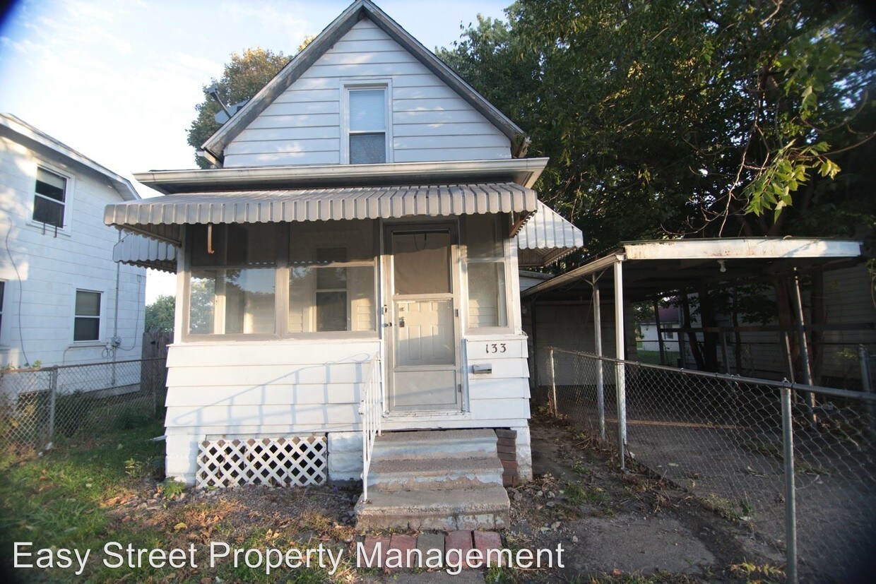 Primary Photo - 2 br, 1 bath House - 133 15th Ave