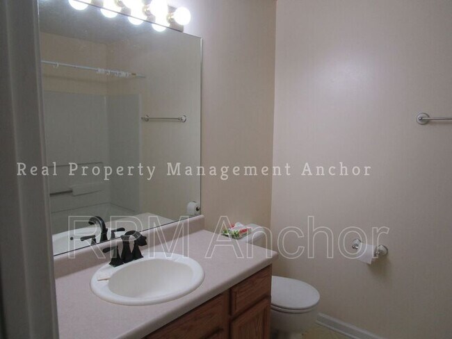 Foto del edificio - 5055 Yellow Pine Dr