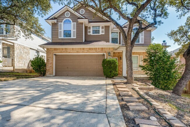 Building Photo - 3-BEDROOM HOME IN OAKVIEW HEIGHTS