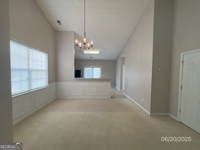 Building Photo - 1419 Wilshire Way